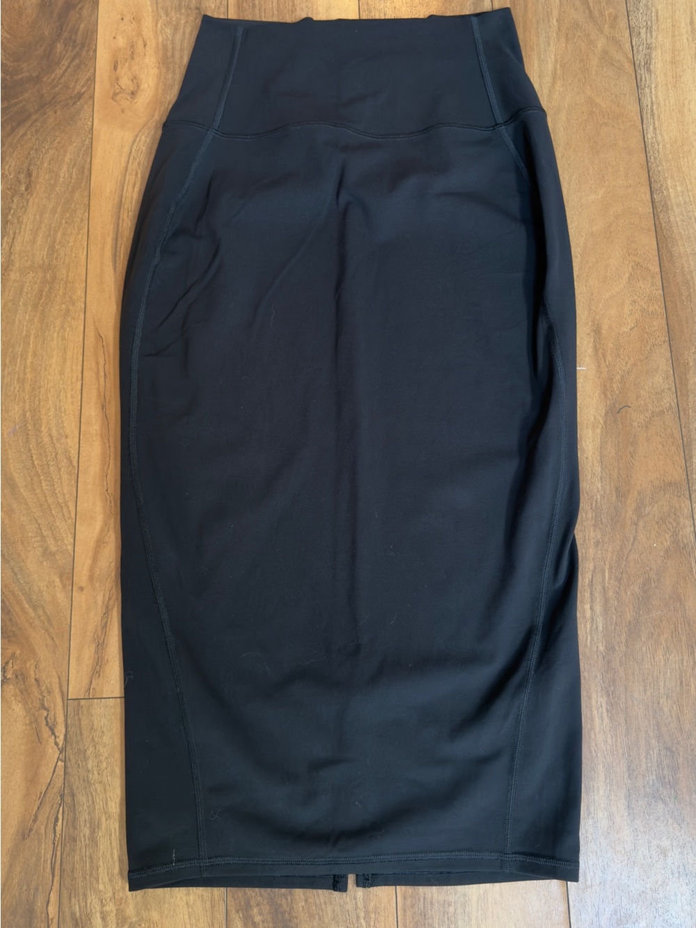 Lululemon Nulu High-Rise Midi Skirt Black Size 6 Super Soft Slim Fit Athletic